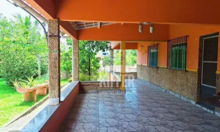 Casa com 2 dormitórios à venda, 150 m² por R$ 360.000,01 - Bambuí - Maricá/RJ