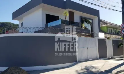 Casa Duplex com 4 Quartos (2 Suítes), Cozinha Gourmet – Alto Padrão e Ótima Localização!
