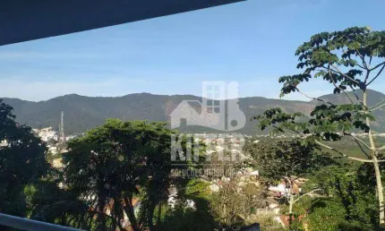 Casa Duplex com Vista para a Lagoa e Praia de Camboinhas – 3 Quartos, Suíte e Acabamento de Alto Padrão