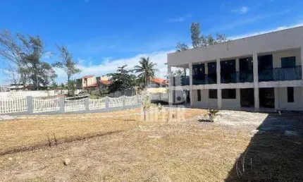 Casa Pé na Areia com 4 Suítes, Duas Salas e Garagem para 5 Carros – Frente para o Mar