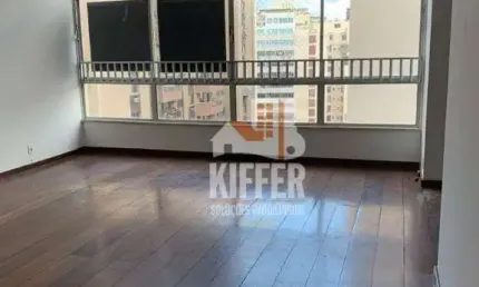 Apartamento com 160m², 4 quartos, 1 suíte, 1 vaga, a 1 quadra da praia, vista lateral mar em icaraí.