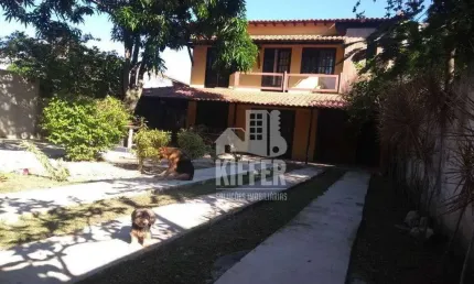 Casa com 4 quartos à venda, 220 m² por R$ 680.000 - Itaipu - Niterói/RJ