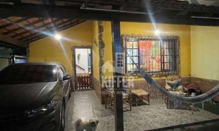Casa com 4 Quartos (1 Suíte), Churrasqueira, Varandas e Garagem – Ampla e Bem Localizada