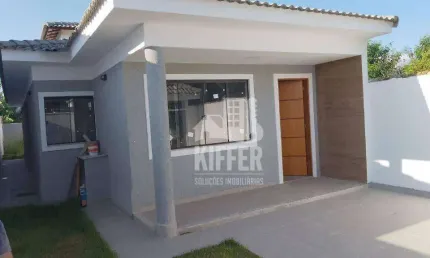 Casa à venda em itaipuaçu com 3 quartos, suíte, churrasqueira, próxima à praia e ao terminal