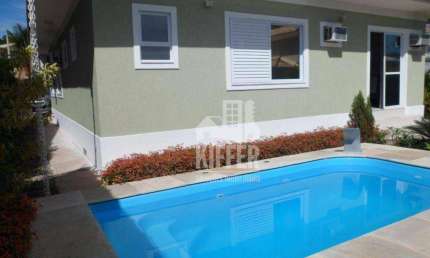 Casa Linear Alto Padrão com Piscina e 4 Quartos no Condomínio Várzea Green – Niterói
