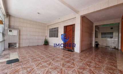 Residência multifamiliar com salão comercial; 3 moradias da mesma família; 3 vagas