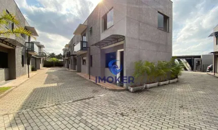Sobrado com 3 dormitórios, sendo 1 suíte com sacada panorâmica; 1 vaga de garagem em condomínio no bairro Vila Júlia, próximo ao centro de Poá/SP.