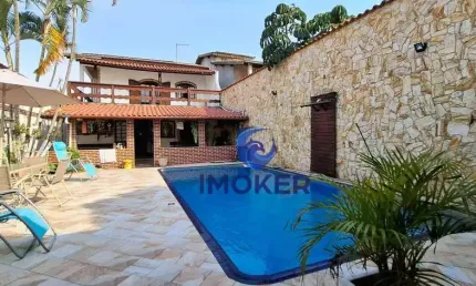 Casa térrea fora de condomínio; 3 dormitórios; 5 vagas; piscina; no bairro Jardim Nova Poá, Poá/SP