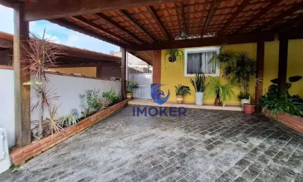 Casa térrea em condomínio; no bairro Vila Áurea, Poá/SP; 2 dormitórios; 2 vagas cobertas.