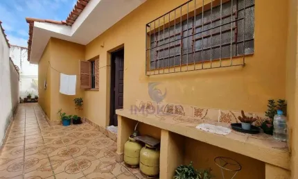 Casa térrea próximo ao centro de Suzano/SP; 2 quartos; 2 vagas; quintal