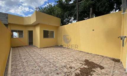Casa térrea em Poá/SP; 3 dormitórios (1 suíte); quintal; 3 vagas.