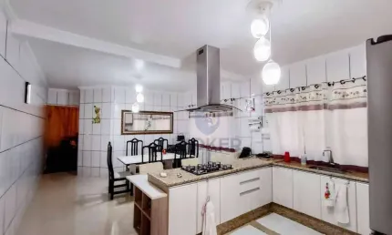 Sobrado com 3 suites e varandas, vagas 6 carros, Jd dos Ypês, Suzano/SP