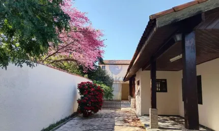 Casa com 3 Dormitórios, mais uma edícula, no Jardim Imperador, Suzano/SP.