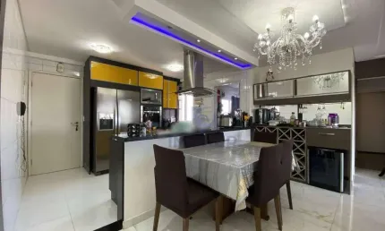 Apartamento no edifício orquídeas; centro, poá/sp; 3 dormitórios (1 suíte, com sacada); varanda gourmet; planejados; 2 vagas cobertas.