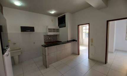 Apartamento com 2 quartos para alugar na Rua dos Guajajaras, --, Centro, Belo Horizonte
