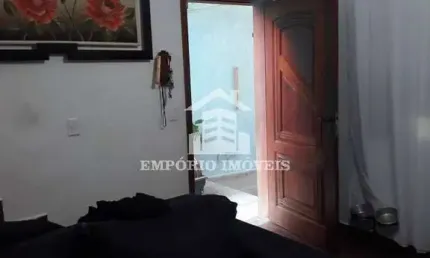 Vende -se    casa sobrado  nova valor de 490.000,00 quitado com escritura.