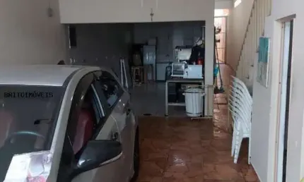 Sobrado para Venda em Mogi das Cruzes, Centro, 6 dormitórios, 2 suítes, 3 banheiros, 2 vagas