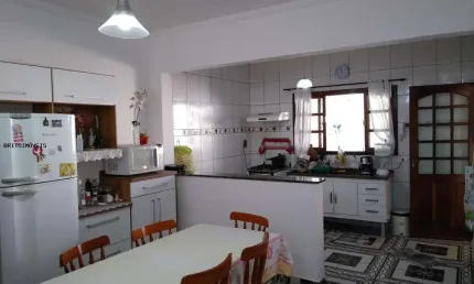 Sobrado para Venda em Mogi das Cruzes, Jardim São Francisco, 3 dormitórios, 2 banheiros, 5 vagas
