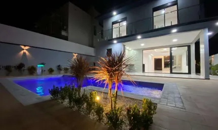 Casa em Condomínio para Venda em Mogi das Cruzes, Jardim São Pedro, 3 dormitórios, 3 suítes, 3 banheiros, 4 vagas