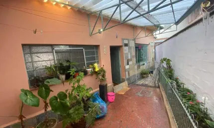 Casa térrea no mogilar – conforto, espaço e localização incrível.