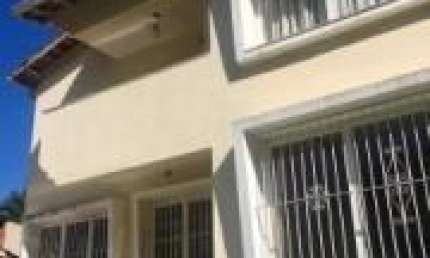 Casa para venda tem 700 metros quadrados com 5 quartos em Quarteirão Ingelheim - Petrópolis - RJ