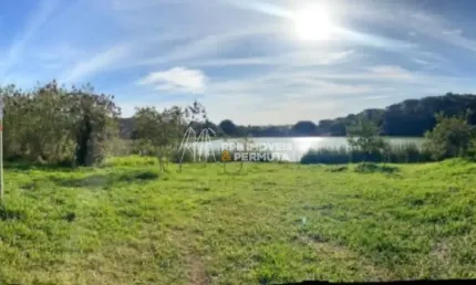 Terreno de esquina 3.000 m2  aproximado | condomínio semi fechado | lago para pesca  em Salto de Pirapora - SP