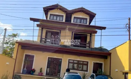Sobrado a venda em condomínio fechado | 315 metros quadrados | 3 suítes | 4 vagas de carro em Arujázinho IV - Arujá - SP