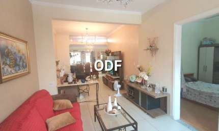 Excelente casa térrea 2 dorm, Suite, 4 vags , quintal.