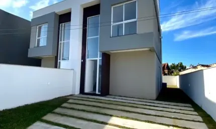 Lindo sobrado à 350 m da praia em são francisco do sul