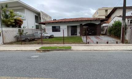 Casa com 3 quartos à venda na Rua Arnaldo Moreira Douat, Floresta, Joinville