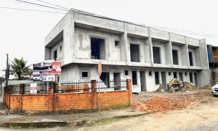 Casa com 3 quartos à venda na Rua Amandus Jacob, Vila Nova, Joinville