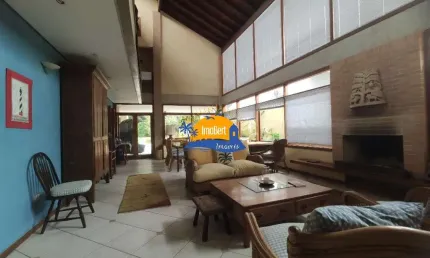 Casa de luxo à venda em bertioga-sp, no bairro riviera: 6 quartos, 5 suítes, 3 salas, 6 banheiros, 4 vagas de garagem, 180m².