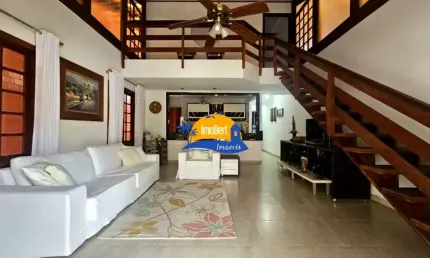 Casa à Venda em Condomínio Exclusivo em Bertioga-SP, próximo a praia, 3 Quartos, sendo 1 Suíte, Sala 2 ambientes, 2 Vagas, 187m².