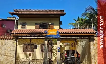 Sobrado à venda com 3 quartos e 2 suítes a 200mts da praia em Bertioga-SP.