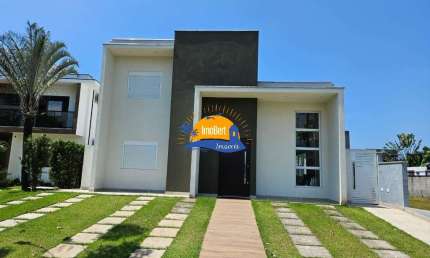 Sobrado em um condomínio exclusivo, perfeito para quem busca conforto, segurança e sofisticação.