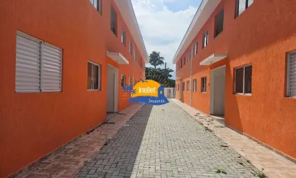 Casa de condomínio à venda em bertioga-sp, bairro indaiá: 2 quartos, 1 sala, 1 banheiro, 1 vaga de garagem, 52m² área.