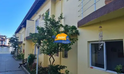 Casa de Condomínio para Locação em Bertioga-SP: 3 Quartos, 1 Suíte, 2 Salas, 3 Banheiros, 1 Vaga de Garagem!