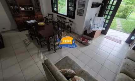 Imperdível casa em condomínio no Indaiá! 4 quartos, 2 suítes, lazer completo e segurança em Bertioga-SP!