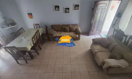 Casa de condomínio à venda em Bertioga-SP, próximo a praia no bairro Maitinga: 2 suítes, 3 banheiros, 1 vaga, 76,80m².