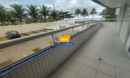 Belíssimo apartamento térreo com 3 dormitórios e vista pro mar!