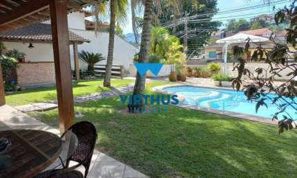 Freguesia - Casa de 4 quartos - Piscina e churrasqueira