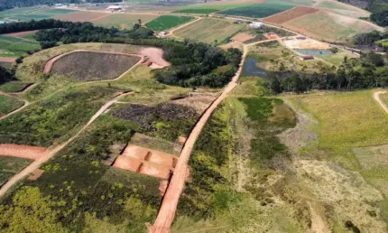 Investimento seguro – terreno em área em crescimento