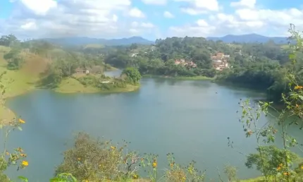 HE Chácaras na planta! Visão para a represa! Venha negociar!