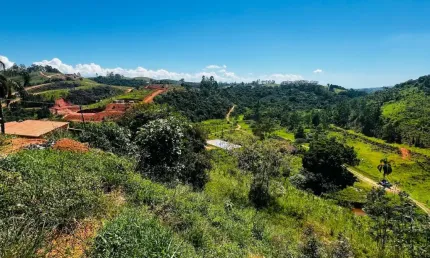 Lançamento pé na água com entrada facilitada e entrada de veículos