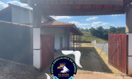 Aqui estão alguns títulos pequenos para a propriedade:  *Chácara de Luxo em Ibiúna