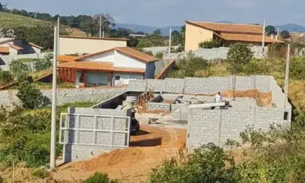 He garanta um terreno lindo para a sua casa de campo!
