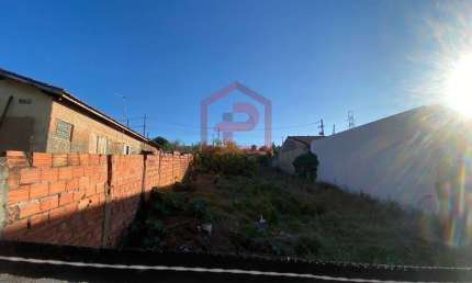 Terreno à venda no Jardim Santo Inácio (Rubião Junior), Botucatu  por R$ 75.000