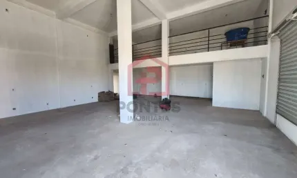 Barracão / Galpão / Depósito para alugar no Jardim Aeroporto, Botucatu  por R$ 3.500