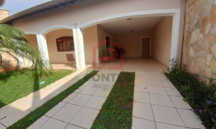 Casa com 3 quartos à venda na Vila Nossa Senhora de Fátima, Botucatu  por R$ 725.000