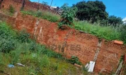 Terreno à venda no Jardim Itamarati, Botucatu  por R$ 110.000